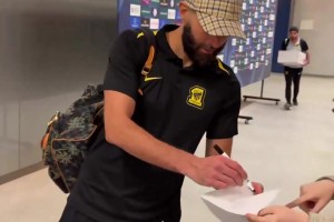 輸給勝利后，本澤馬有點(diǎn)生氣了：你是來(lái)消遣我的？