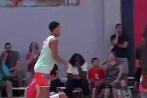 切特當年全網(wǎng)爆火的原因！在訓練營秀操作戲耍庫里，還送大帽??