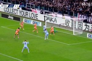 錯(cuò)失絕殺！麥肯尼近距離打門太正，直接被門將沒收！