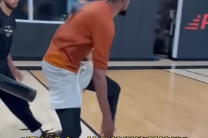 37歲還在進步！杜蘭特訓(xùn)練展示最新單打跳步腳步！