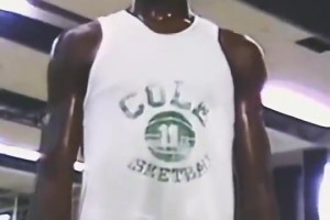 珍貴錄像帶??高中時期的奧尼爾，對籃框的摧殘真的太狠了！