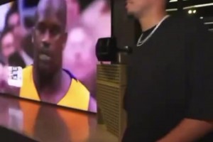 豪啊！布克帶著甲亢哥參觀自己的車庫 清一色的古董老爺車啊~