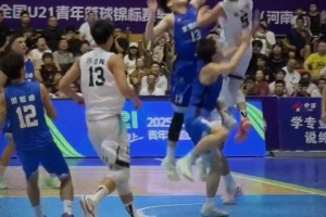 楊毅：國內(nèi)聯(lián)賽就是自娛自樂 培養(yǎng)不出世界級的核心運動員~