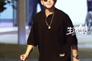 真成帶貨美食博主了??朱芳雨吃上了陜西寶雞的油潑辣子火鍋~