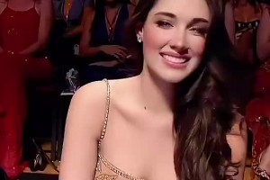 下賽季場(chǎng)邊觀戰(zhàn)？霍福德美嬌妻在一眾環(huán)球小姐中顏值照樣出眾??