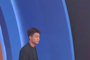 氣質(zhì)這塊必須的！中國男籃隊員們的紅毯！簡直帥爆了！