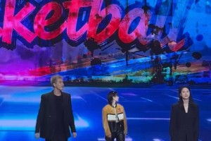 有才哈！郭艾倫和王思雨在微博之夜現(xiàn)場跳刀馬刀馬~