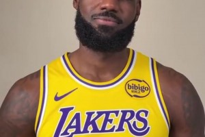 庫(kù)明加問題怎么解決？庫(kù)里：事情會(huì)自然發(fā)展，他在的話就要專注！