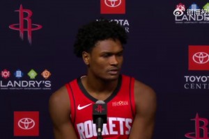 阿門：我雖然還達(dá)不到庫(kù)里那種超遠(yuǎn)射程，但投射范圍確實(shí)擴(kuò)大很多