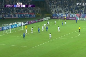終于進(jìn)了！阿蘇埃凌空破門打破僵局，申花1-0領(lǐng)先蔚山