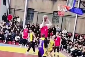 終于續(xù)約了！庫(kù)明加此前沒有參加勇士的迷你訓(xùn)練營(yíng)，自己?jiǎn)尉殻? >
                                        </div>
                                    </div>
                                                                        <div   id=