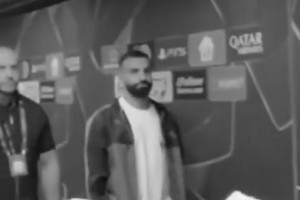 由于歐足聯(lián)的限制，薩拉赫拒絕在巴勒斯坦球衣上簽名