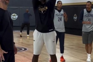 錫安現(xiàn)在真是瘦成一道閃電了，新賽季突破時(shí)還有沖擊力么？??