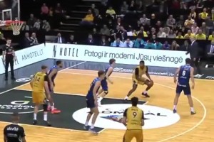 場(chǎng)均10+3+1！湖人的的3D球員，跑到立陶宛秒變自主進(jìn)攻手