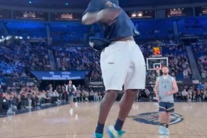 害擱那扣籃??錫安訓(xùn)練中輕松360度暴扣！暴瘦后確實(shí)輕盈多了