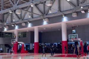 老當(dāng)益壯了！登哥這三分訓(xùn)練的手感也是很絲滑啊