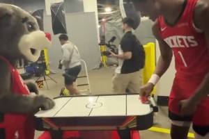 肌肉記憶？阿門怎么玩啥都是一直在防守??