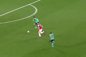 天才少年，瀟灑十足！19歲的小威脅面對巔峰哈白布不落下風(fēng)！