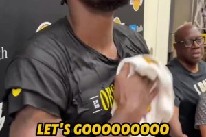 練得很刻苦！湖人訓(xùn)練營首日，艾頓全身濕透，不停拿毛巾擦拭