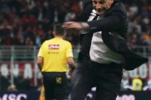 高級(jí)黑？甲亢哥此前：梅西世界杯靠躺冠，C羅也有奧運(yùn)冠軍！