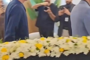 進(jìn)軍植發(fā)業(yè)！C羅和喬治娜現(xiàn)身自己新開(kāi)的植發(fā)診所??