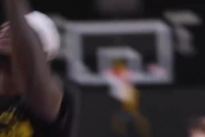 兩人都是撅腚投籃！??看到霍福德與追夢(mèng)一起訓(xùn)練，感覺還是有點(diǎn)不太真實(shí)