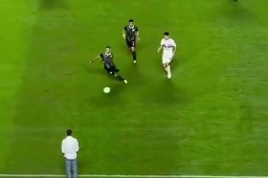 奧斯卡此前表示：如果中國男足需要一個好中場，我愿意加入??