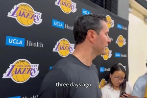 主教練正在熱身？雷迪克：我也參加了折返跑訓(xùn)練，完成6次沖刺！