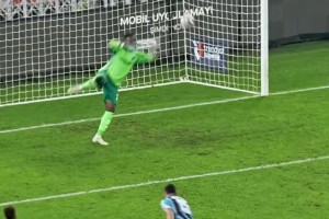 奧納納7次撲救+零封又當(dāng)選全場最佳，曼聯(lián)這球隊絕對有點說法~