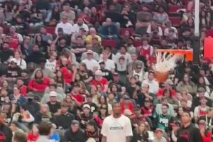 灑灑水啦！楊瀚森在球迷日三分訓(xùn)練，穩(wěn)穩(wěn)命中！