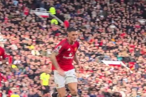 現(xiàn)場(chǎng)實(shí)拍！舍什科進(jìn)球后揮拳慶祝