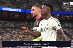 黃潛門(mén)將試圖干擾維尼修斯，姆巴佩看到后一把推開(kāi)他