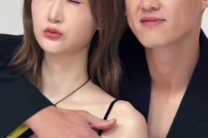 酷喔！周鵬攜嬌妻合拍視頻：中秋快樂，闔家幸福美滿！