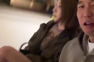 曹巖“假裝”關(guān)心大鵝：這么冷的天 你就穿這么少？凍感冒咋整？