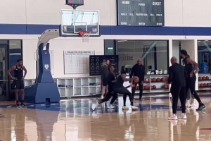 后生可畏啊！76人隊(duì)內(nèi)單挑，喬治被馬克西頂防+大帽