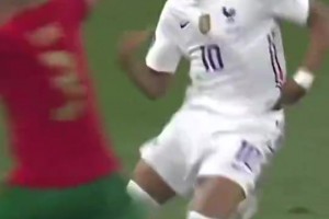 姆巴佩1v1單挑佩佩，沒想到被一招化解??