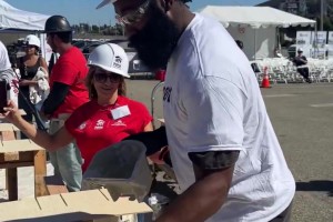 登哥這小帽一戴，氣質(zhì)一點(diǎn)也不輸民工杜啊！??