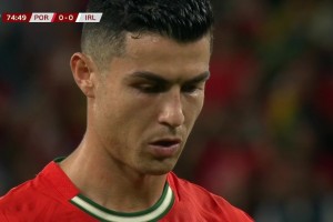 可惜了！特林康傳中造點(diǎn)球！C羅主罰點(diǎn)球被凱萊赫用腳擋出！