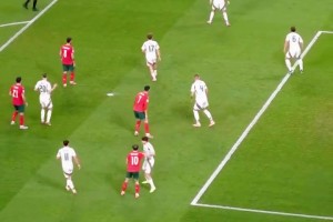 這就是頂級射手的嗅覺和意識！來看看C羅在進球前的觀察和走位