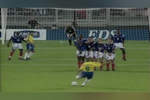 誰更厲害？小儒尼尼奧&卡洛斯&小羅無解任意球破門PK！