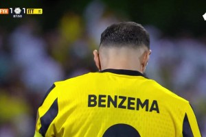 背鍋！本澤馬88分鐘點球被撲錯失絕殺機會！