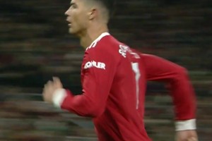 憶往昔！C羅當(dāng)年對陣布萊頓的進球