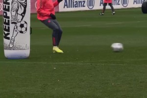 右路殺手！正在苦練右腳的奧利塞！