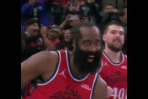 ??表情包誕生！小卡絕殺之后，哈登這個表情也太搞笑了！