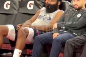 這球鞋配色如何？登哥賽前在板凳上癱著發(fā)呆，很愜意啊~