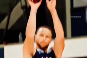 庫里投籃細節(jié)解析，壓腕時食指與中指撥球，中指最后撥出...