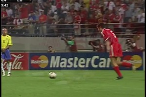 有誰還記得??當(dāng)年世界杯，邵佳一vs巴西任意球險些破門