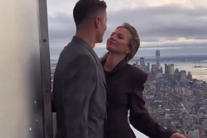 萊萬與妻子在紐約帝國大廈，參加波蘭獨立日慶祝活動