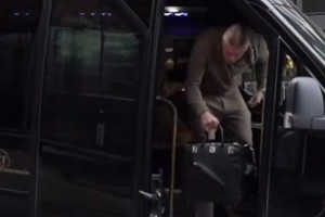 要進(jìn)世界杯了？哈蘭德鮑勃等球員此前抵達(dá)挪威隊(duì)的視頻！