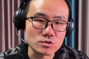 徐靜雨：楊瀚森如今體能和肌肉都有提升，在場上愈發(fā)自信！